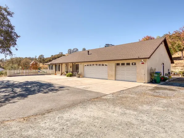 2997 Dennis Ct, Valley Springs, CA 95252