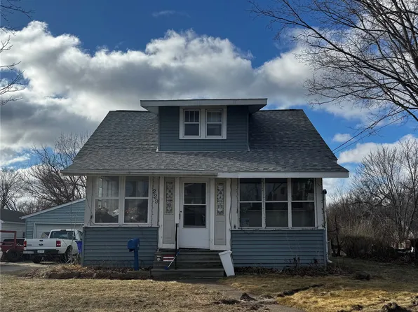 229 28th Street Dr SE, Cedar Rapids, IA 52403