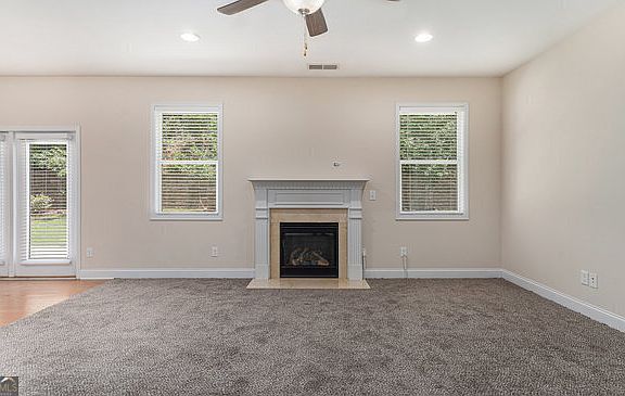 4th image of 371 Shiloh Manor Dr