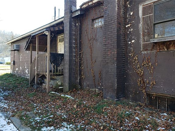 2nd image of 506 Market St