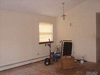 4th image of 44 Beach Ln