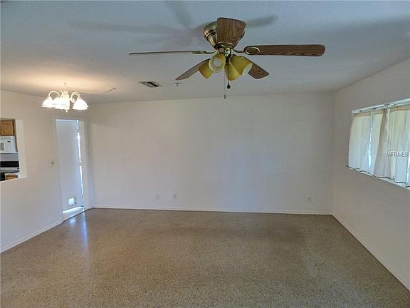 2nd image of 3205 Oak Bluff Dr