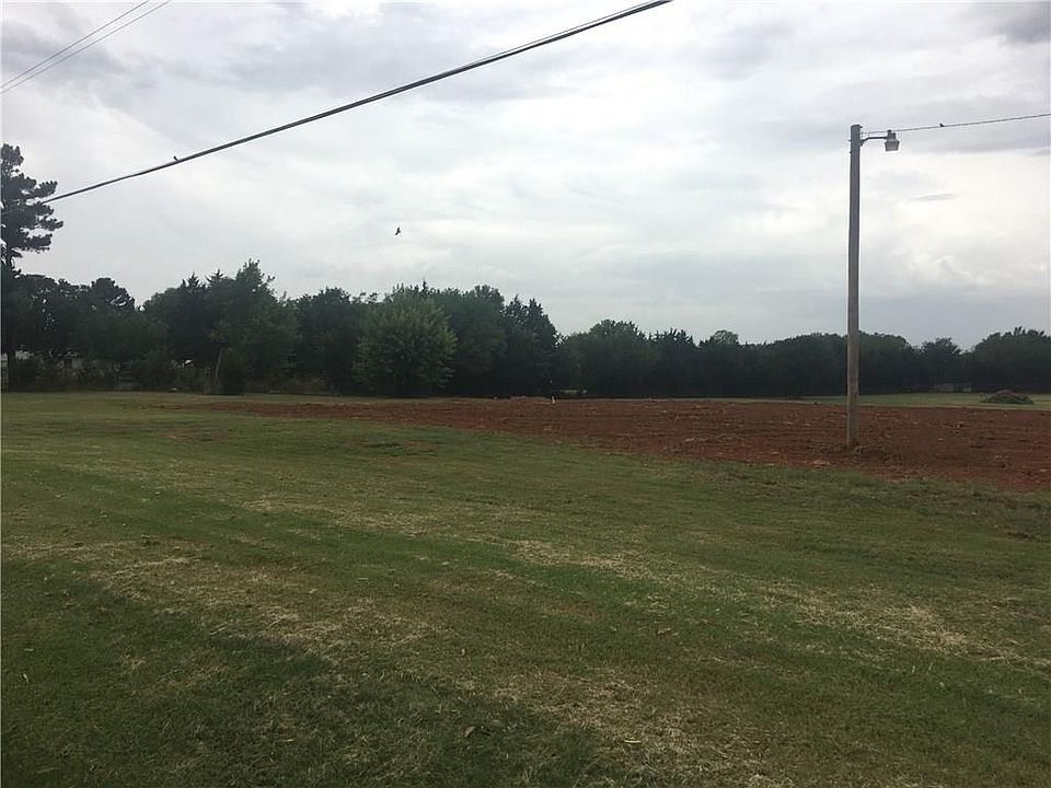 2nd image of 3001 S Noma Rd