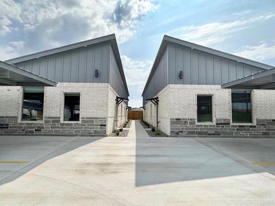 1st image of 1606 Playa Dr #4