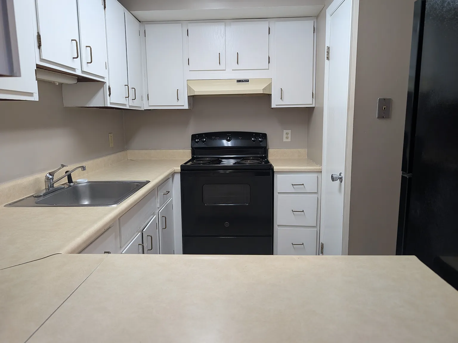 2 bed, 800 sqft, $1,100 — Photo 2