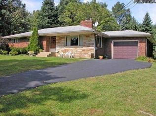 217 Yager Rd, New Franklin, OH 44216