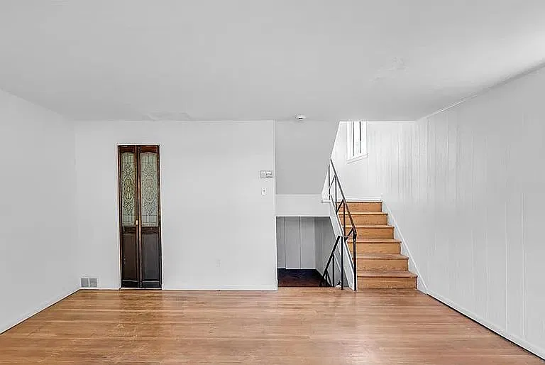 3 bed, 2.0 bath, 1537 sqft, $2,300 — Photo 3