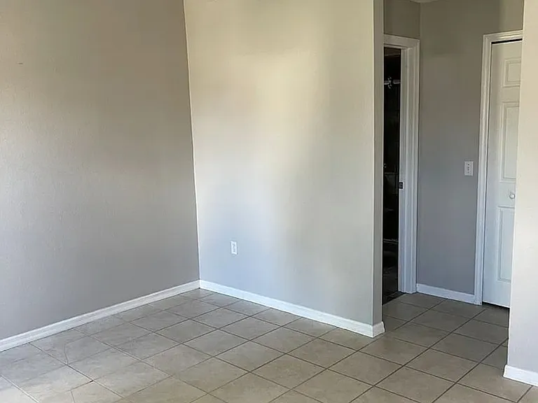 11624 Linden Dr — Photo 17