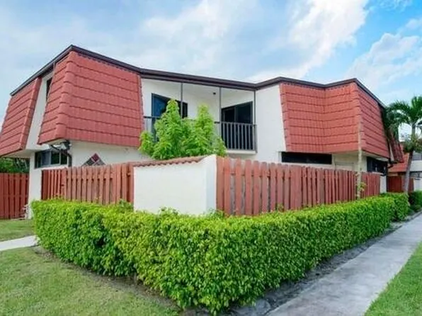 3861 Victoria Drive #3861, West Palm Beach, FL 33406