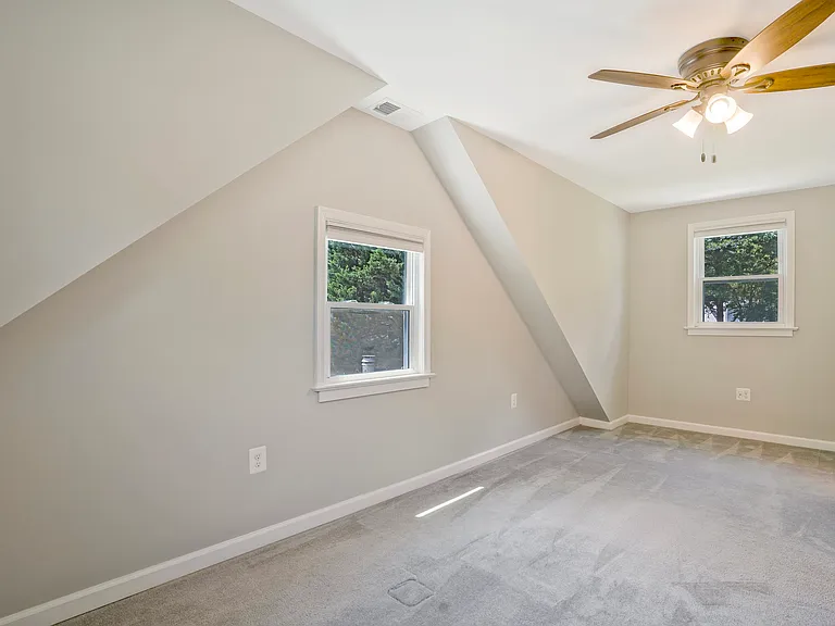 6024 Rixey Dr — Photo 32