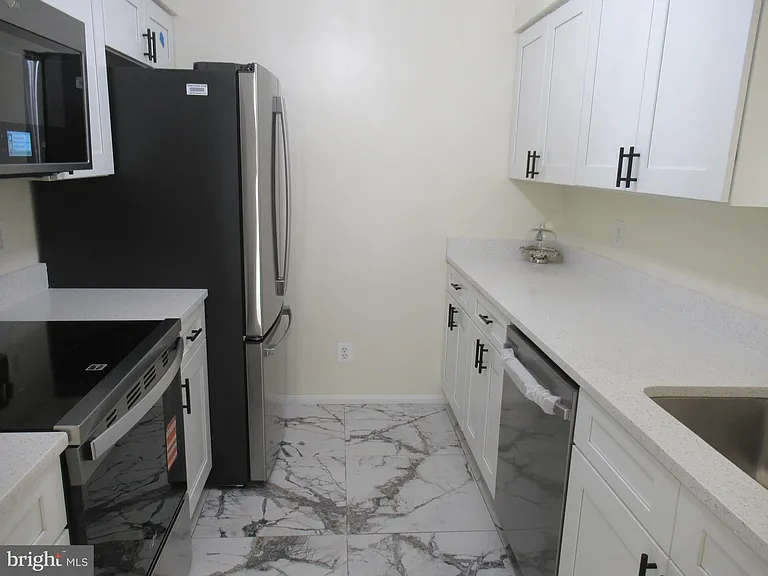 244 S Reynolds St #412 — Photo 7