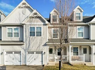 400 N York Rd APT B, Hatboro, PA 19040