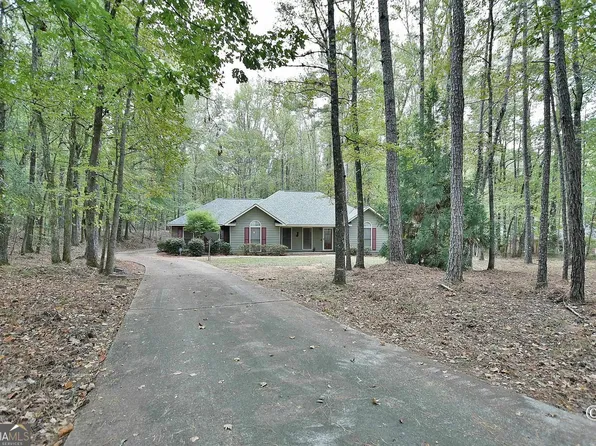 686 Kennon Dr, Cataula, GA 31804