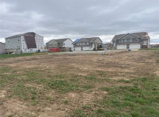 330 Old Oak Rdg, Hills, IA 52235