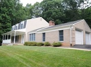 10418 Adel Rd, Oakton, VA 22124