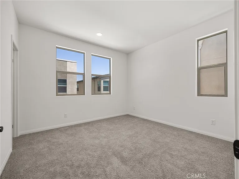 27448 Pioneer Ct — Photo 43