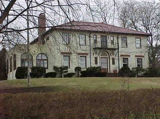 50 Hillside Rd, New London, CT 06320