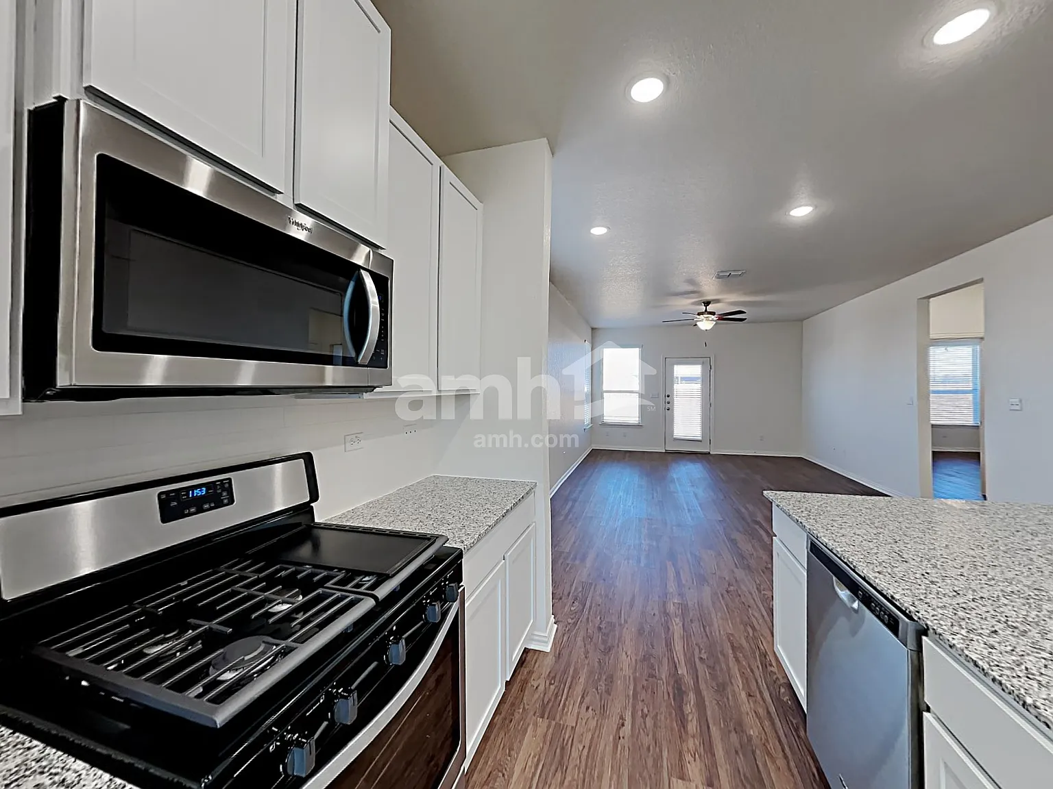 3 bed, 2.0 bath, 1446 sqft, $1,795 — Photo 3