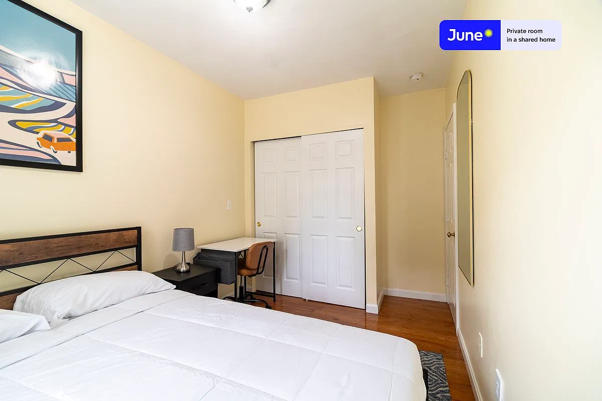 277 Paris St — Photo 2