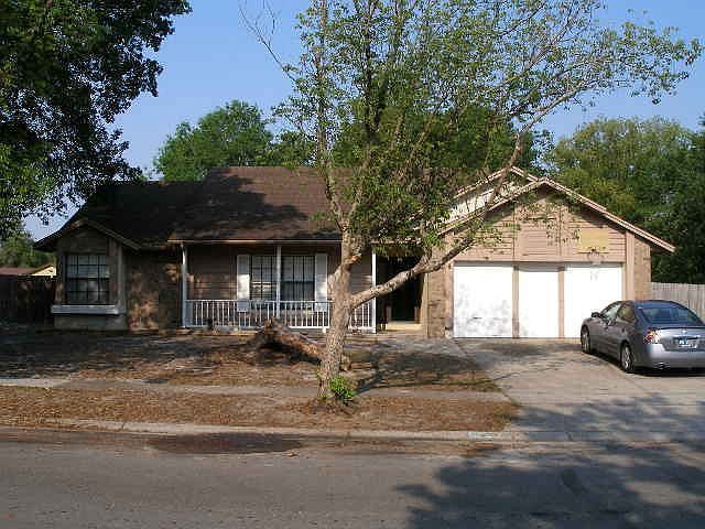 1st image of 2623 Creekview Cir