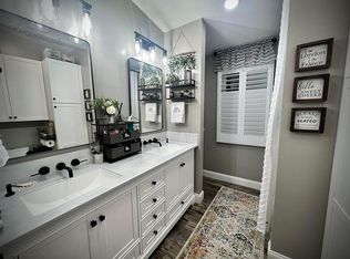 8 NW J St, Richmond, IN 47374