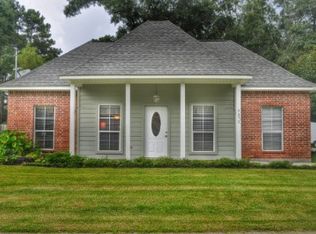 9033 Sarah St, Denham Springs, LA 70706