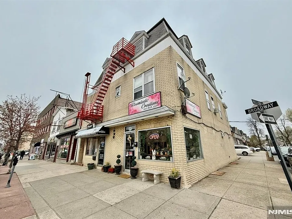 718 Broadway #5