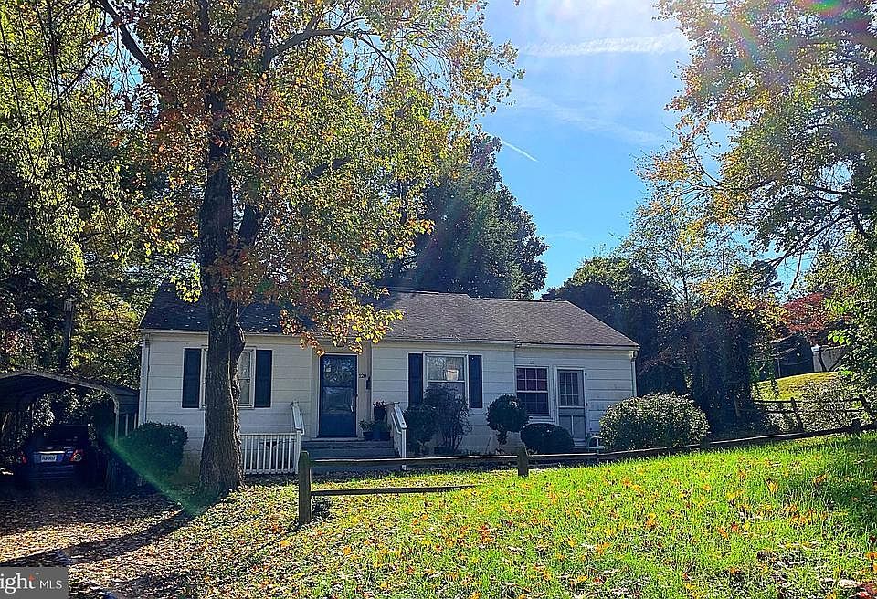 1st image of 120 Tomlinson Ct