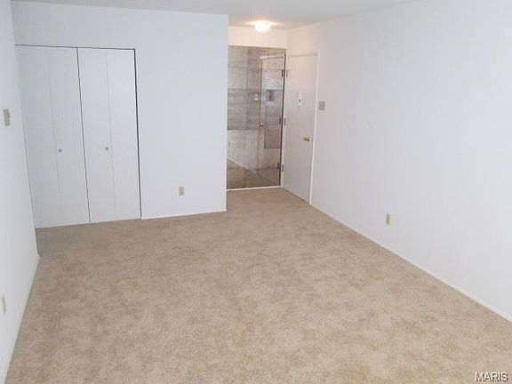 4th image of 7431 Hazelcrest Dr #348