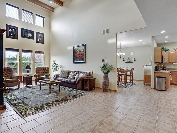 5-Main Living Area