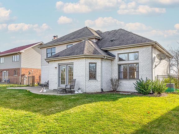 5th image of 11724 Bolton Ln
