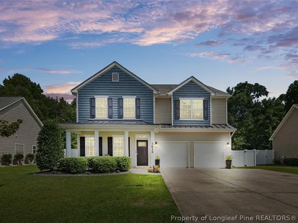 1624 Laguardia Dr, Hope Mills, NC 28348