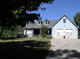 1005 Edgewater Ln, Hoschton, GA 30548