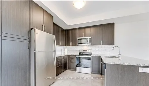 2498 Badger Cres Photo 1