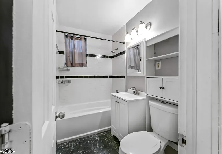 37 Hill St — Photo 4