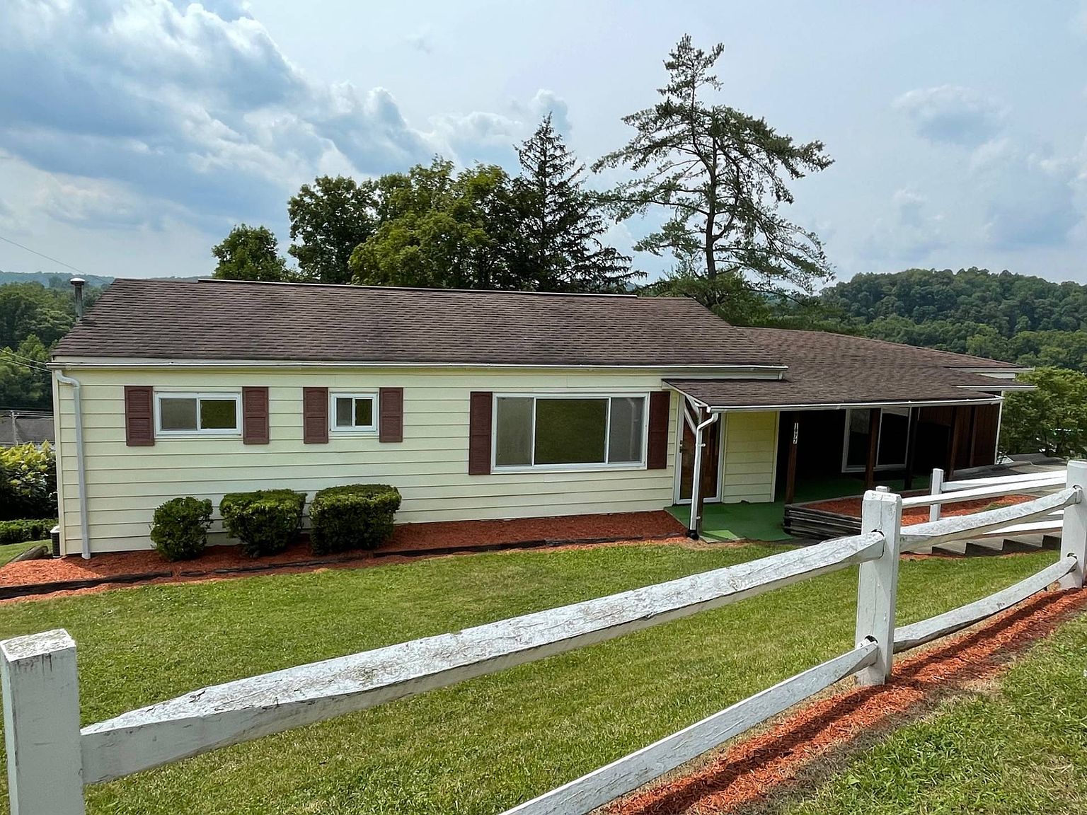 1977 Grapevine Rd, Sissonville, WV 25320 MLS #11199003 Zillow picture