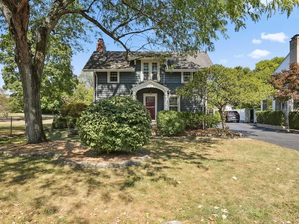 26 E Schreyer Pl, Columbus, OH 43214