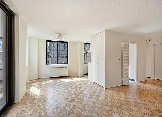 Sold by Warburg | media 12