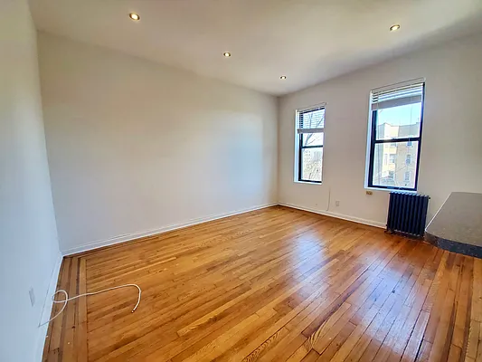 Rented by Compass | media 9