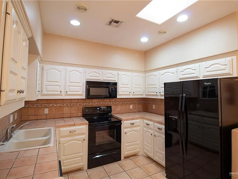 113 E Yucca Ave — Photo 9