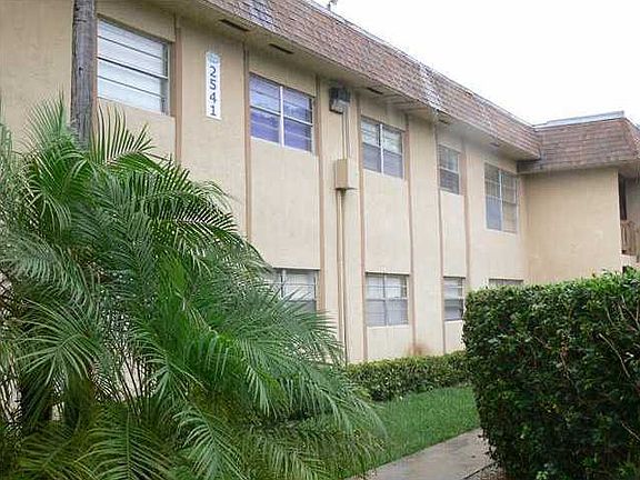 5th image of 2541 NW 39th Ter APT 103
