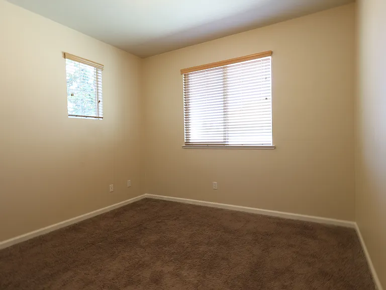 1908 Terracina Cir — Photo 26