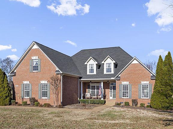 3rd image of 1425 Caroline Ct