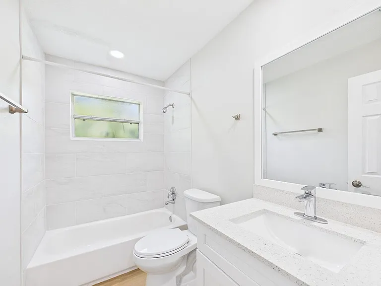 101 W Seminole Ave — Photo 7