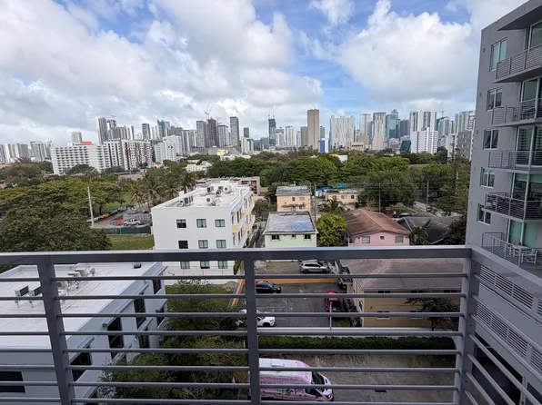 730 NW 2nd St, Miami, FL