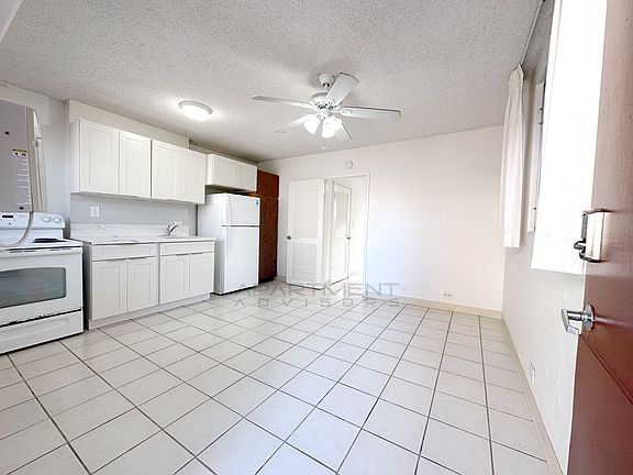 4th image of 2541 Kuhio Ave #301