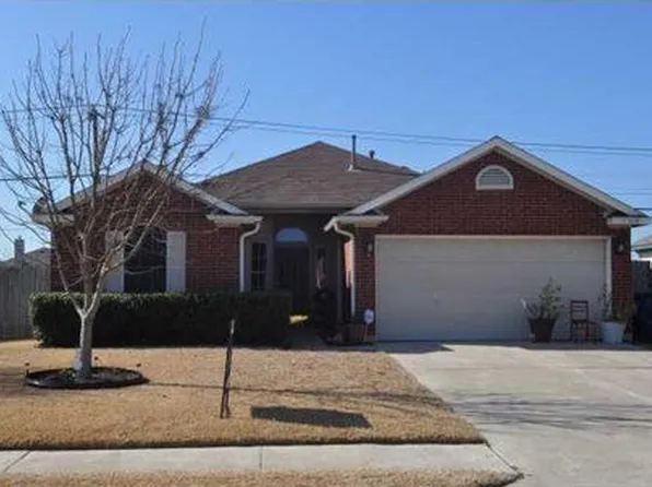 319 Willowbrook Dr, Hutto, TX 78634