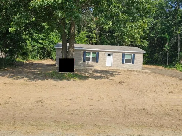 57907 James Dr, Three Rivers, MI 49093