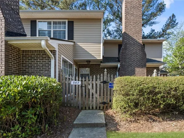 547 Picketts Bend Cir, Marietta, GA 30008