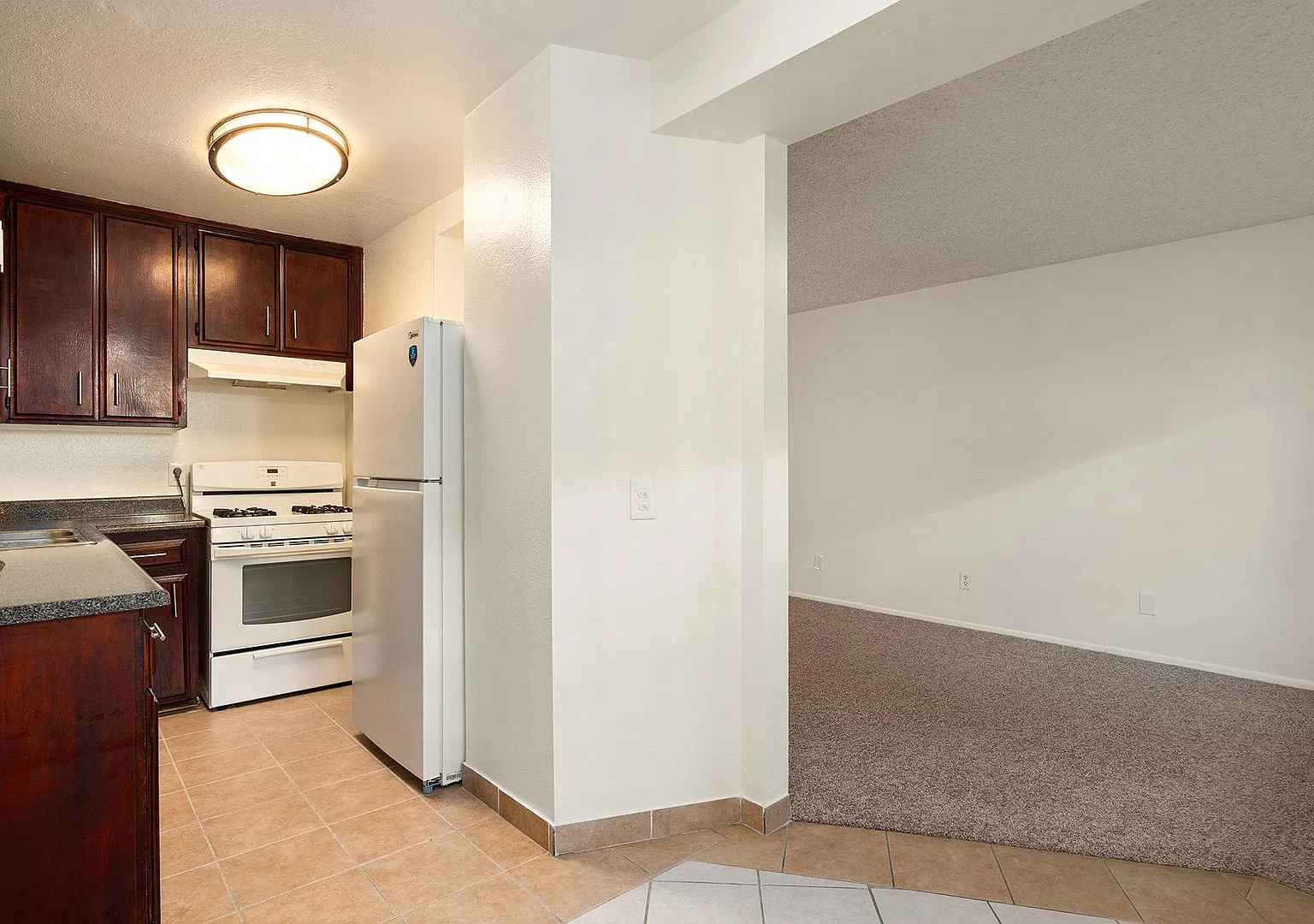 10540Balb — Photo 3